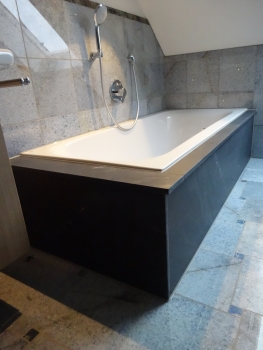 Preview: Natursteinbad aus dem Naturstein Fitzroy blue mit Einleger aus Lapislazuli