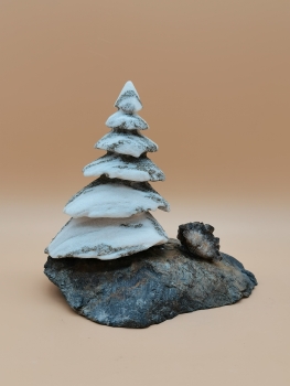 Walliser Goldmarmor-Binntree auf Bündnerschiefer und Rauchquarz