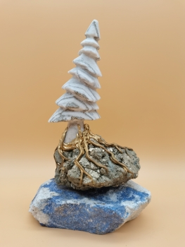 Walliser Goldmarmor-Binntree auf kristallinen Pyrit und Ultramarin-Lapis