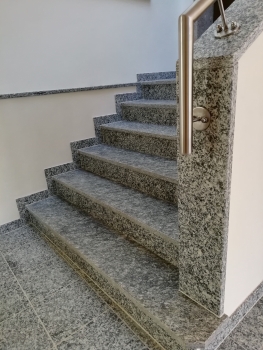 Preview: Serizzo Innentreppe