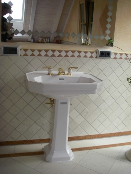 Preview: Natursteinbad aus Verona Rot und Bianco Perlino