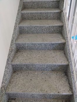 Preview: Natursteintreppe auf Eisenkonstruktion