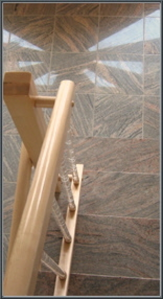 Treppenbelag aus Juparana India ( Metamorphit )