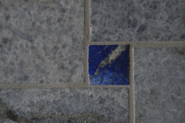 Natursteinbad aus dem Naturstein Fitzroy blue mit Einleger aus Lapislazuli